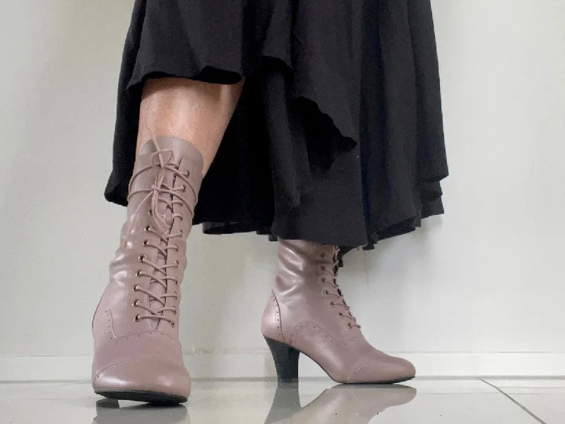 trendy boots for women’s cold weather outfits -Via Nova Regan available in 5 colours