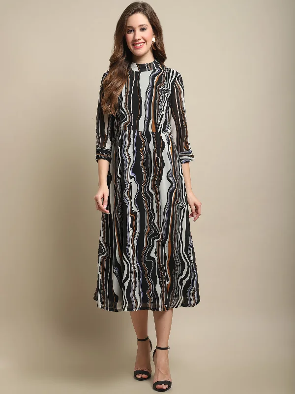 versatile dresses for women’s travel style -Women's Casual High neck Black Abstract Print Fit & Flared Dress