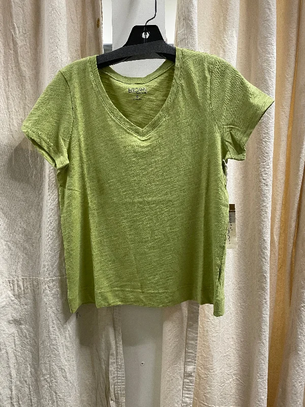 trendy women’s jackets for outdoor adventures -Short Sleeve Tee in Moss by Escape