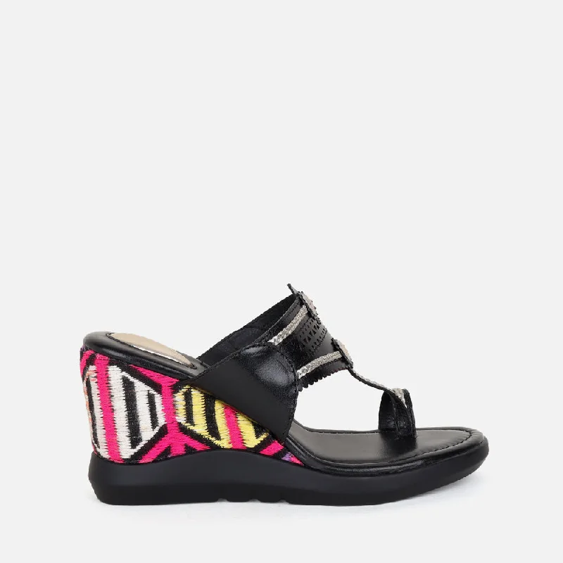 comfortable sandals for women’s vacation outfits -Aashi